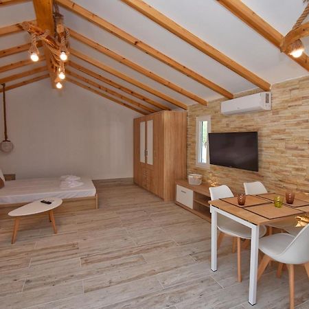 Villa Alex Sinarades ภายนอก รูปภาพ