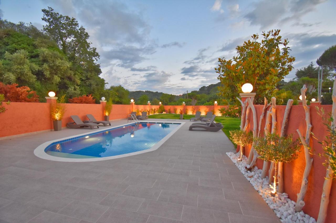 Villa Alex Sinarades ภายนอก รูปภาพ
