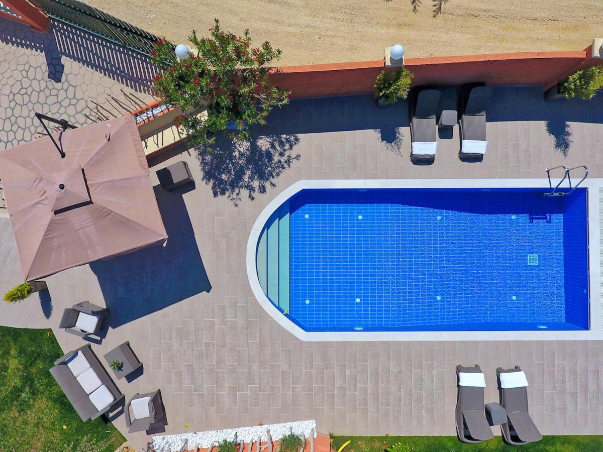 Villa Alex Sinarades ภายนอก รูปภาพ