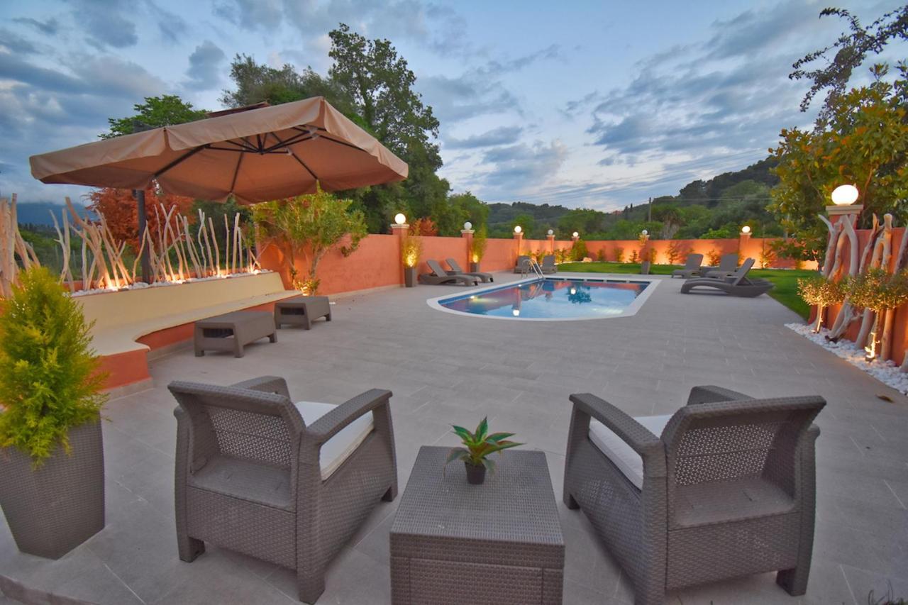 Villa Alex Sinarades ภายนอก รูปภาพ