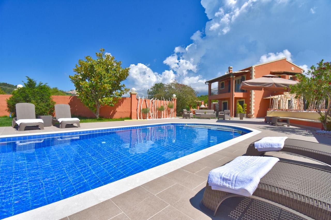 Villa Alex Sinarades ภายนอก รูปภาพ