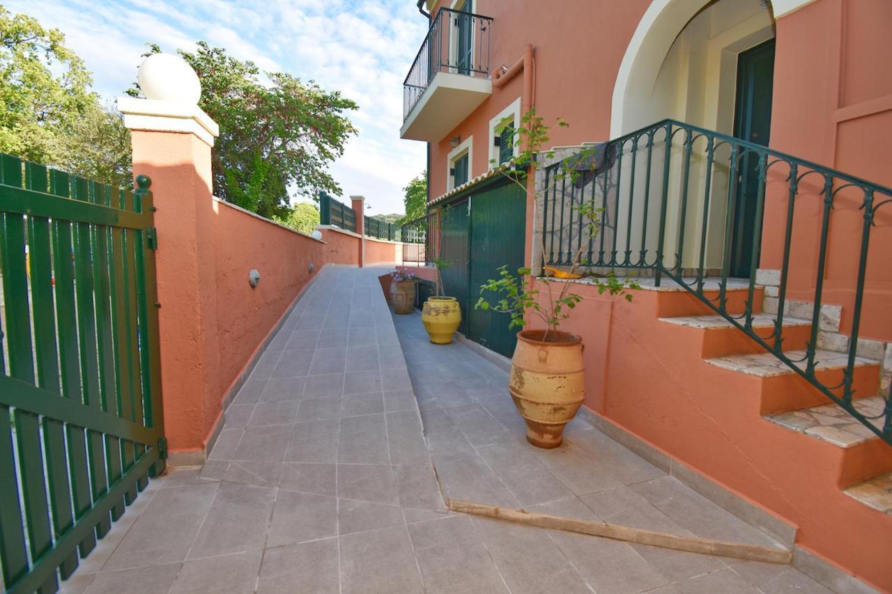 Villa Alex Sinarades ภายนอก รูปภาพ