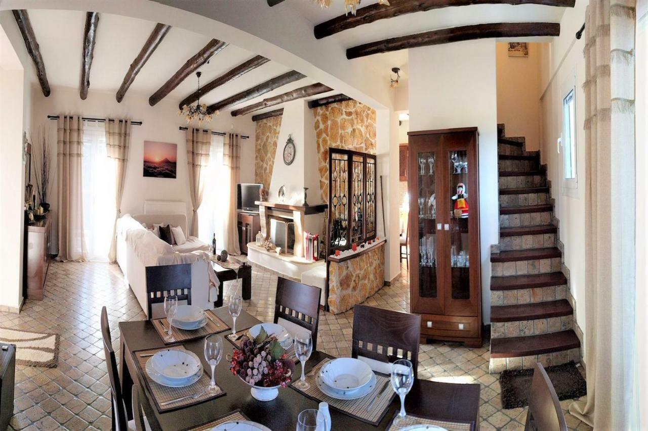 Villa Alex Sinarades ภายนอก รูปภาพ