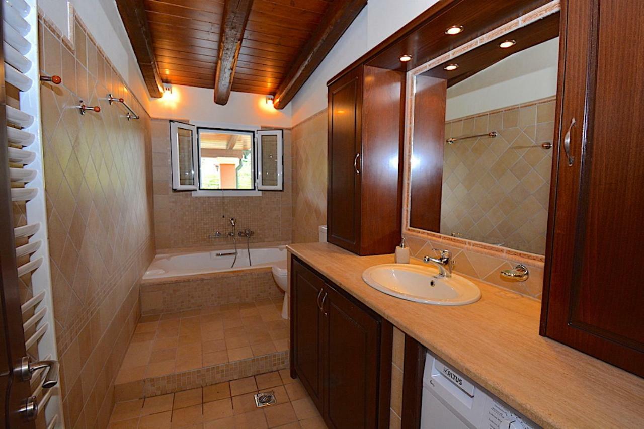 Villa Alex Sinarades ภายนอก รูปภาพ