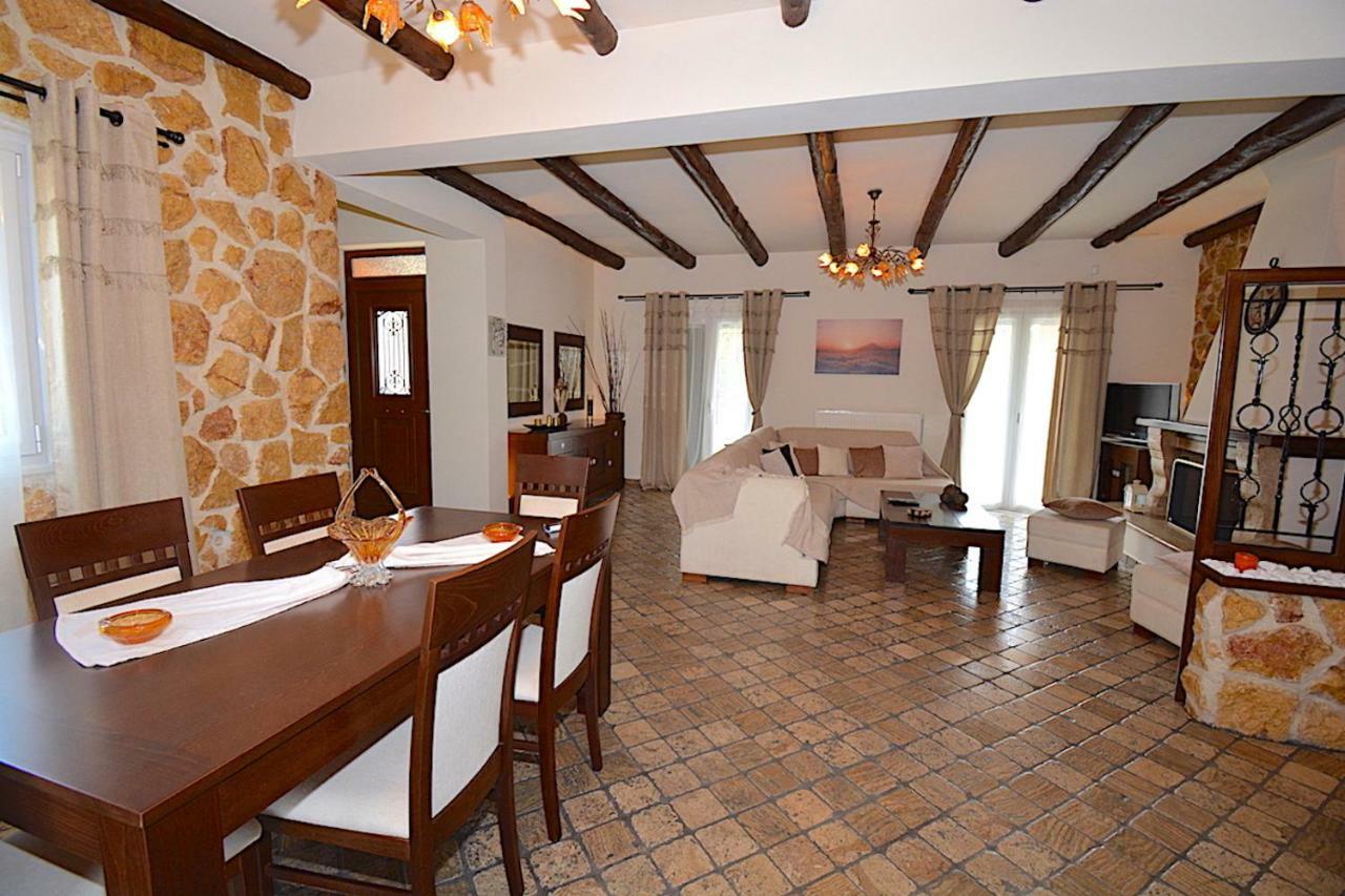 Villa Alex Sinarades ภายนอก รูปภาพ