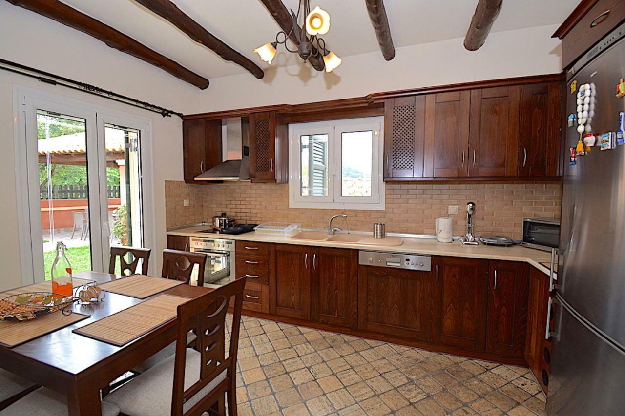 Villa Alex Sinarades ภายนอก รูปภาพ