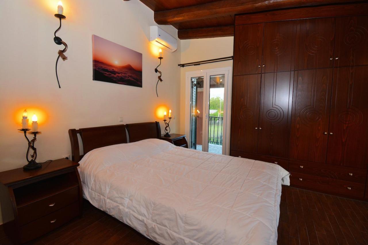 Villa Alex Sinarades ภายนอก รูปภาพ